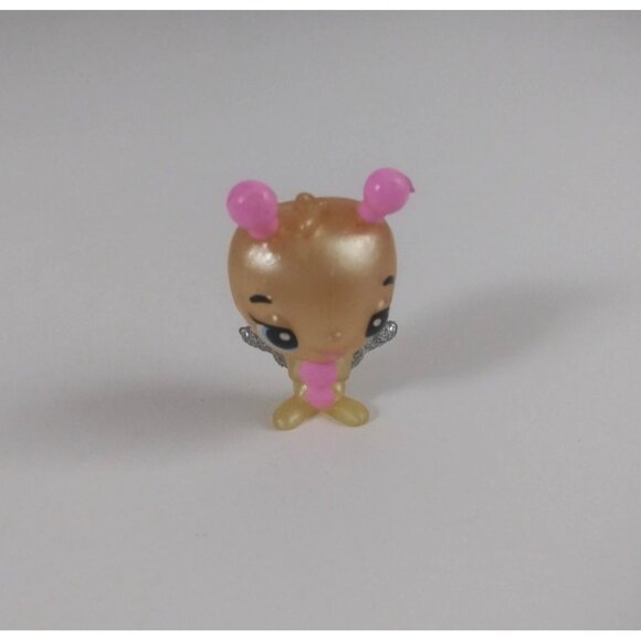 Hatchimals Colleggtibles Spring Basket 2018 Exclusive Yellow Butterpuff - Picture 1 of 6